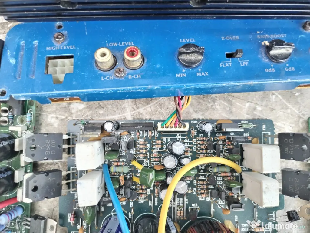 plăci amplificatoare bass auto 12v