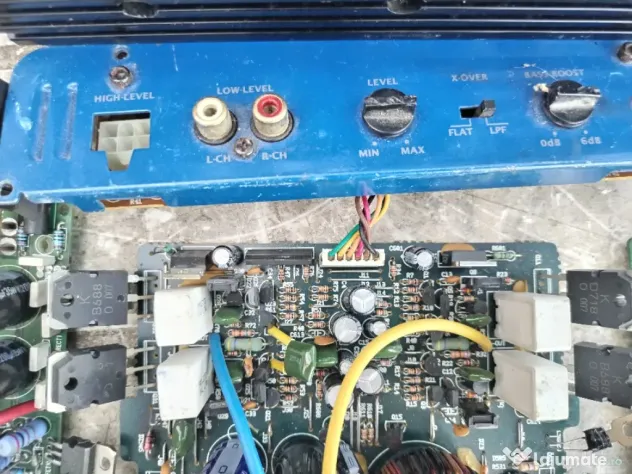 plăci amplificatoare bass auto 12v