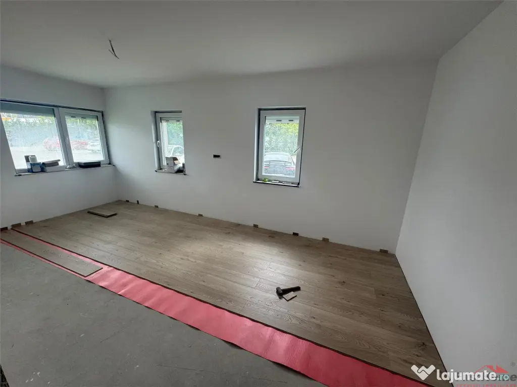 Sp comercial bloc nou, Expres Residence, 100 mp, 2 bai