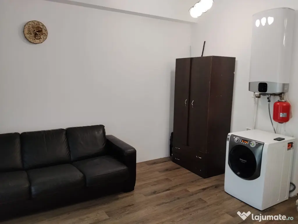 Garsonieră de vânzare- 30,6 m²