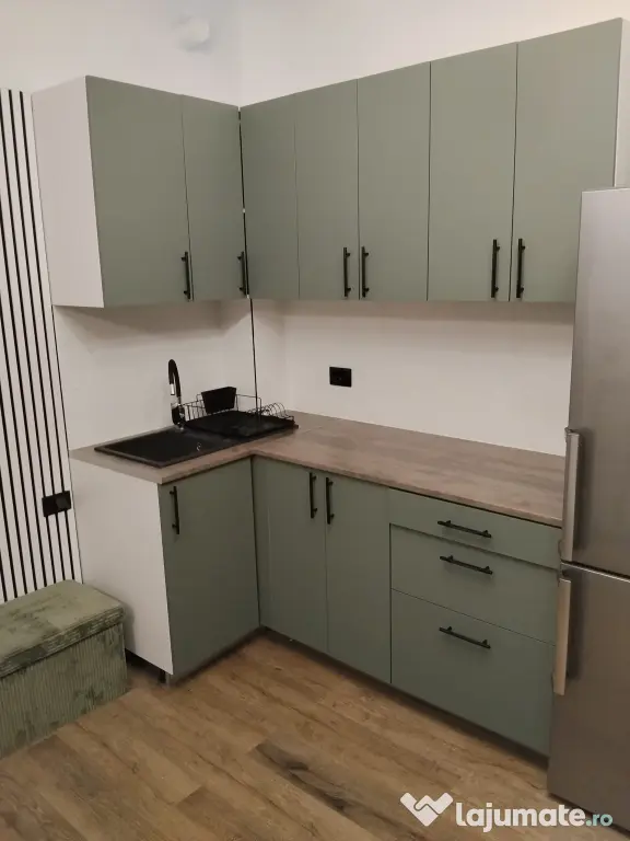 Garsonieră de vânzare- 30,6 m²