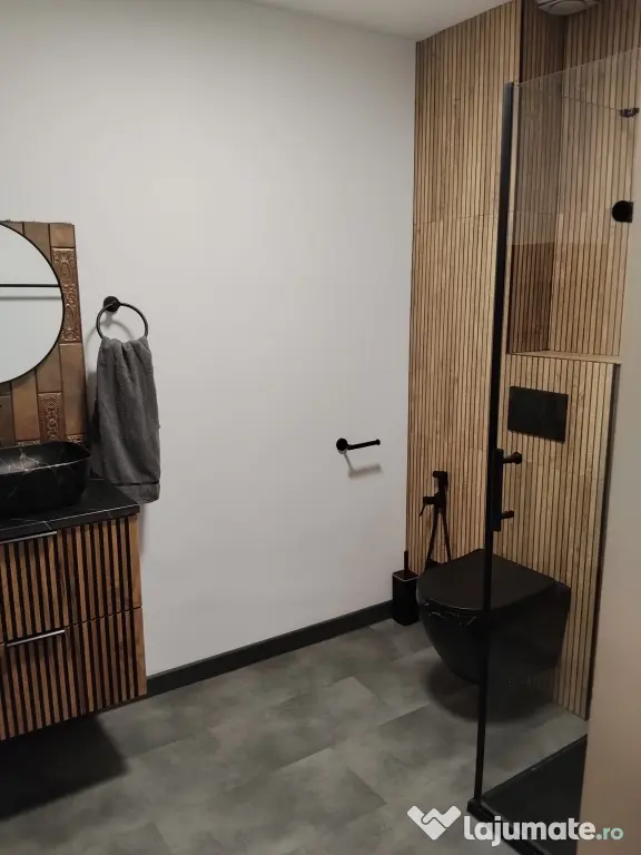 Garsonieră de vânzare- 30,6 m²