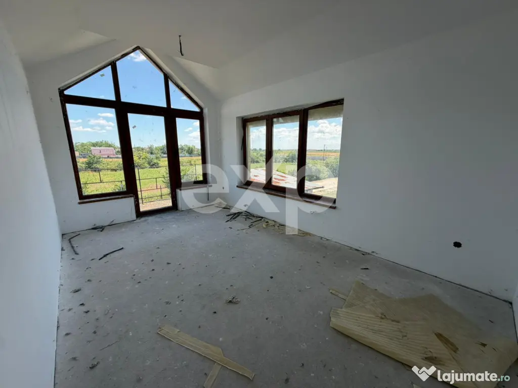 Casa spatioasa cu 5 dormitoare, Teren 1000mp, Butimanu -Ungu