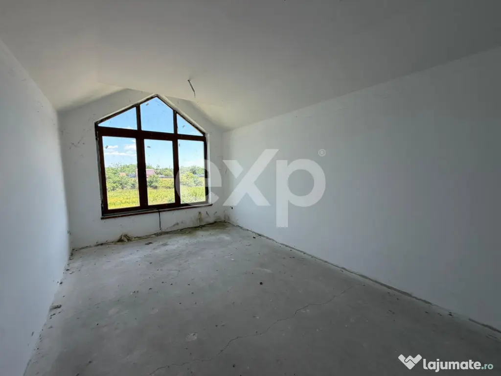 Casa spatioasa cu 5 dormitoare, Teren 1000mp, Butimanu -Ungu