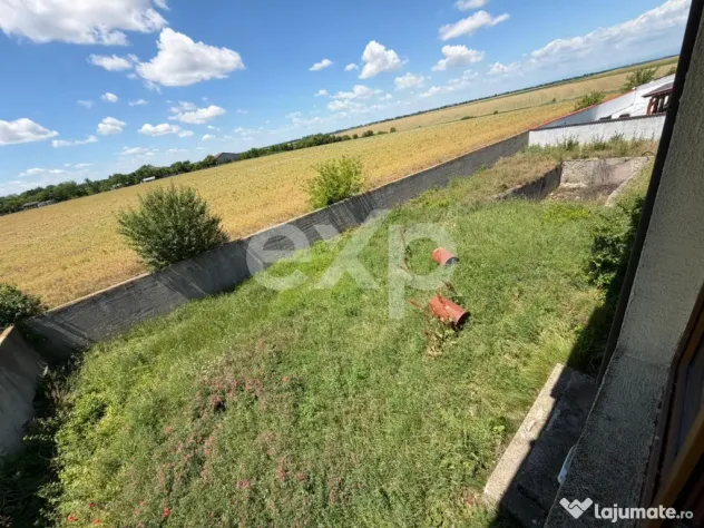 Casa spatioasa cu 5 dormitoare, Teren 1000mp, Butimanu -Ungu