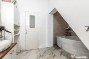 Centrul orașului, spațiu generos 2 camere, str O. Goga.