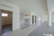 De închiriat – Spațiu comercial cu depozit, 456 mp, z...