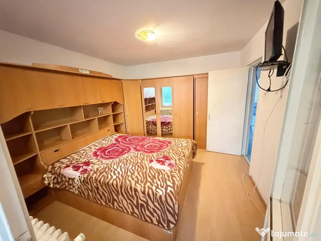 Direct proprietar! Apartament 3 camere decomandat - metrou Valea Ialomitei