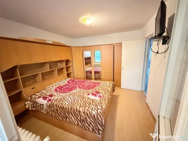 Direct proprietar! Apartament 3 camere decomandat - metrou Valea Ialomitei