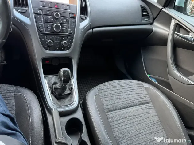 Opel Astra J Sedan 1.4 Turbo 140 CP – 2018