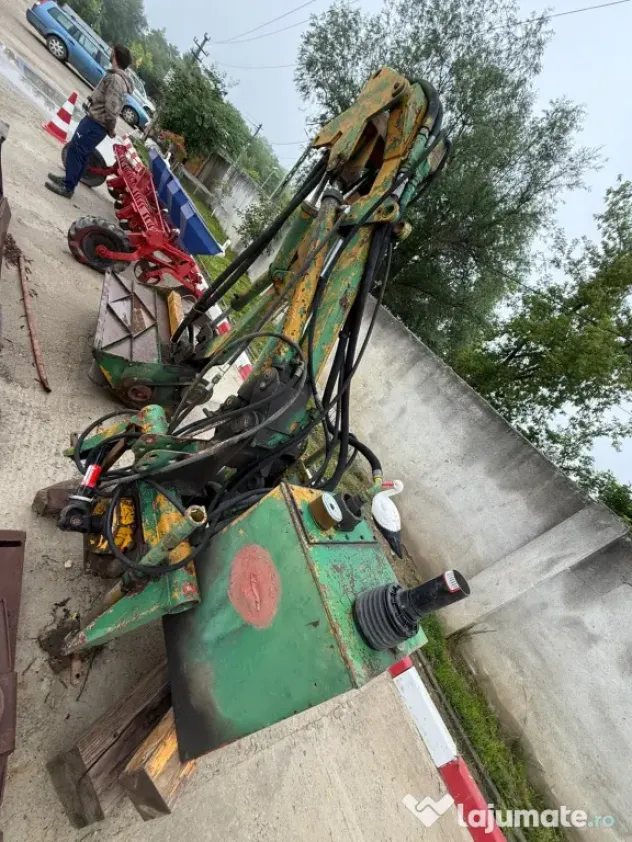 Cositoare hidraulică pentru șanțuri și taluzuri – braț hidraulic pentru tractor