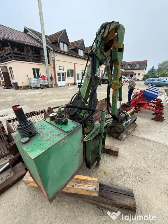 Cositoare hidraulică pentru șanțuri și taluzuri – braț hidraulic pentru tractor