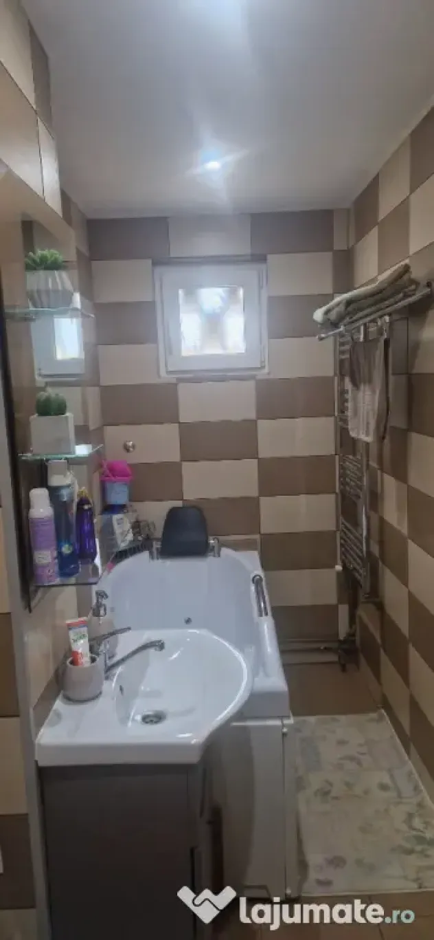 Proprietar,cameră cu baie la vilâ pt. fete,Centru,UMF N.Leon