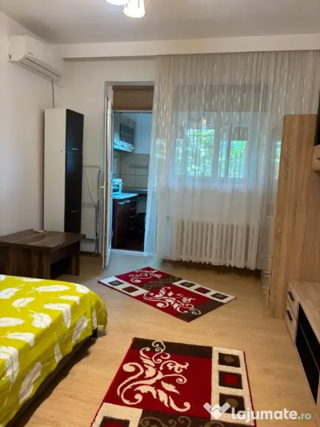 Garsoniera de vanzare zona Cet