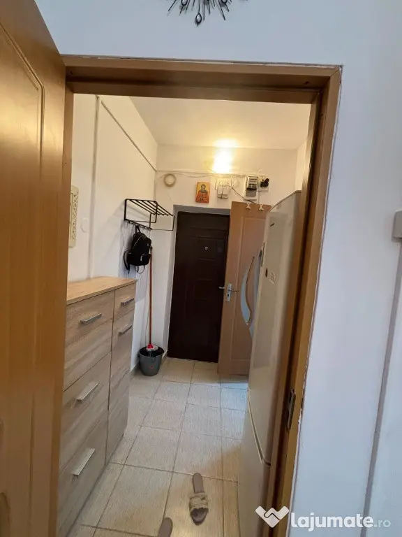 Garsoniera de vanzare zona Cet