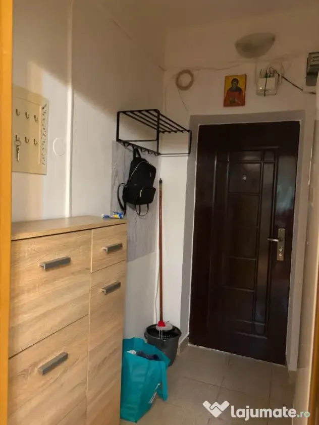 Garsoniera de vanzare zona Cet