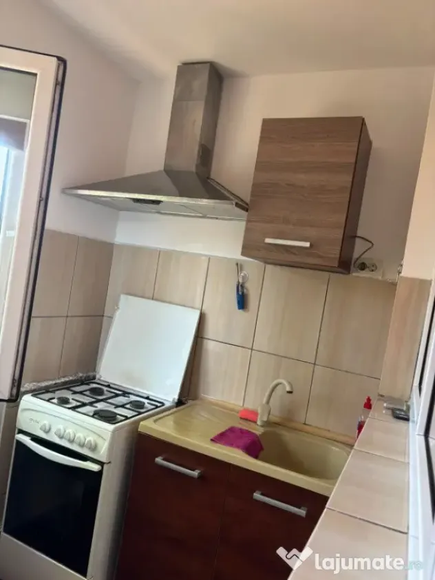 Garsoniera de vanzare zona Cet