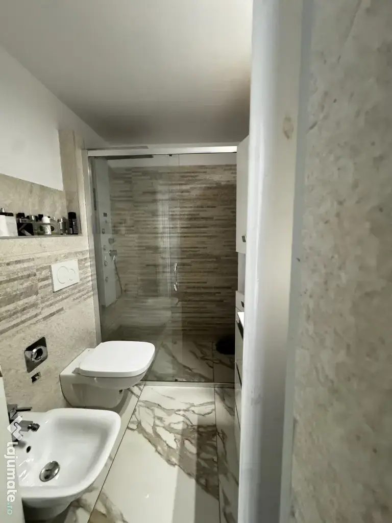 Vand apartament 2 camere decomandat Confecții