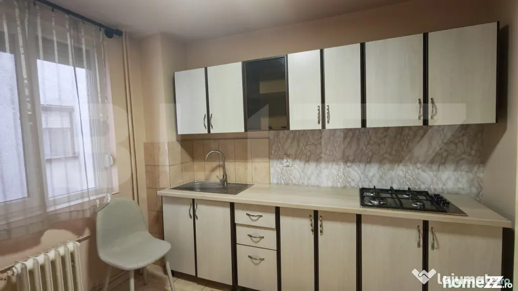 Apartament 3 camere decomandat, etaj intermediar, zona Maghe - Oradea (Bihor)