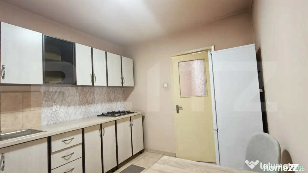 Apartament 3 camere decomandat, etaj intermediar, zona Maghe - Oradea (Bihor)