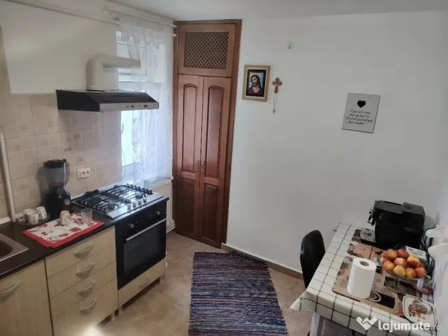 PROPRIETAR-apartament 2 camere mobilat,boxa,loc parcare,ultracentral