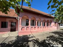 Casa de vanzare, 5 camere, 146 mp, zona TURCINESTI