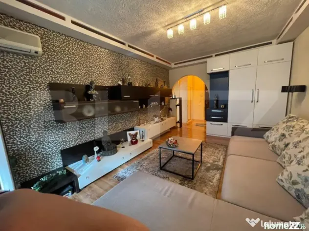 Apartament 2 camere, et 1, mobilat si utilat, zona Piata Ce - Craiova (Dolj)