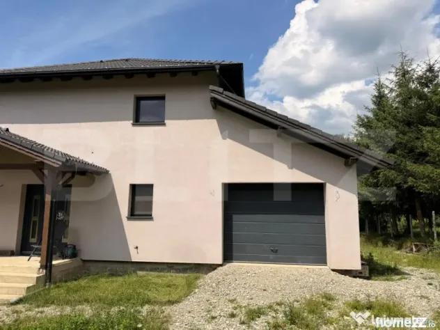 Casa 4 camere, 250 mp, zona Rasnov - Rasnov (Brasov)