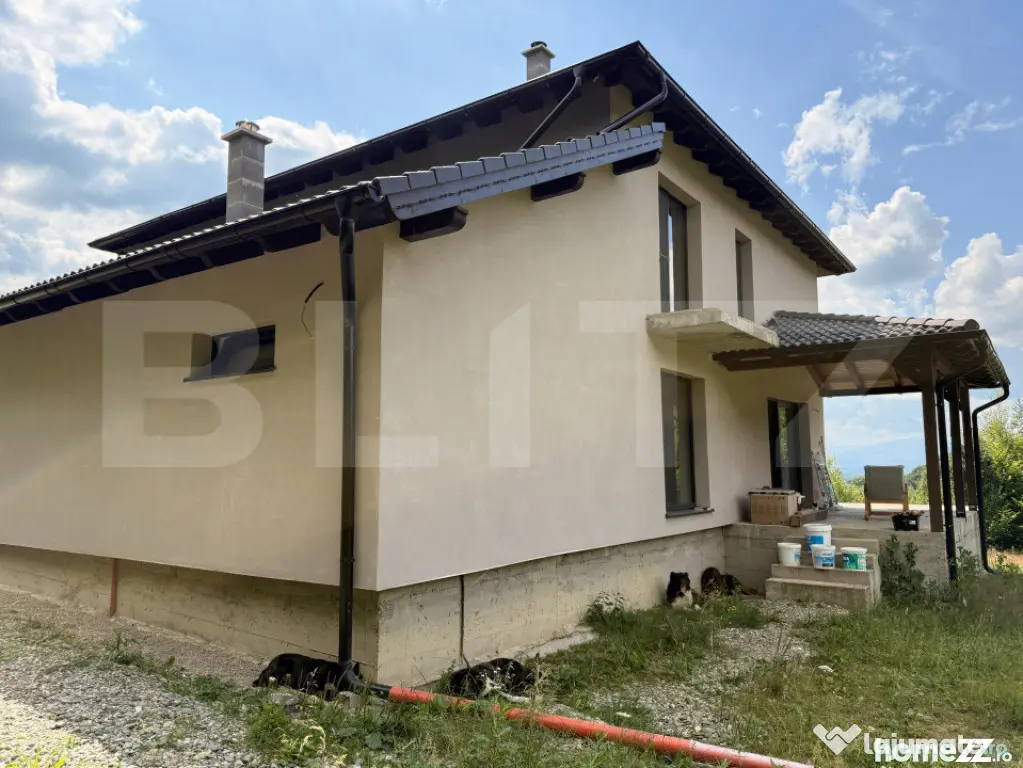 Casa 4 camere, 250 mp, zona Rasnov - Rasnov (Brasov)