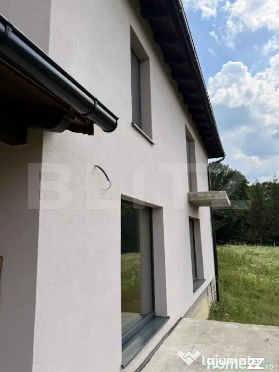 Casa 4 camere, 250 mp, zona Rasnov - Rasnov (Brasov)