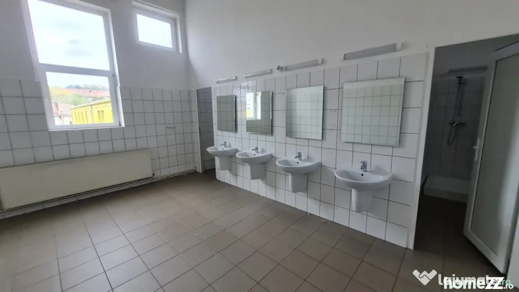 Spatiu industrial 3 camere zona Central Cisnadie - Cisnadie (Sibiu)