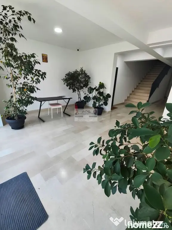 Apartament modern cu 2 camere de închiriat