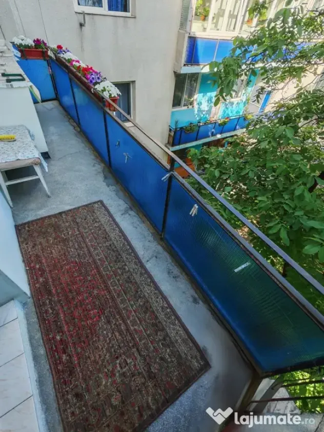 Apartament la cheie ultracentral,3 camere,2 balcoane,caramida,izolat,parcare