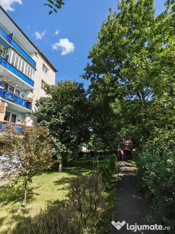 Apartament la cheie ultracentral,3 camere,2 balcoane,caramida,izolat,parcare