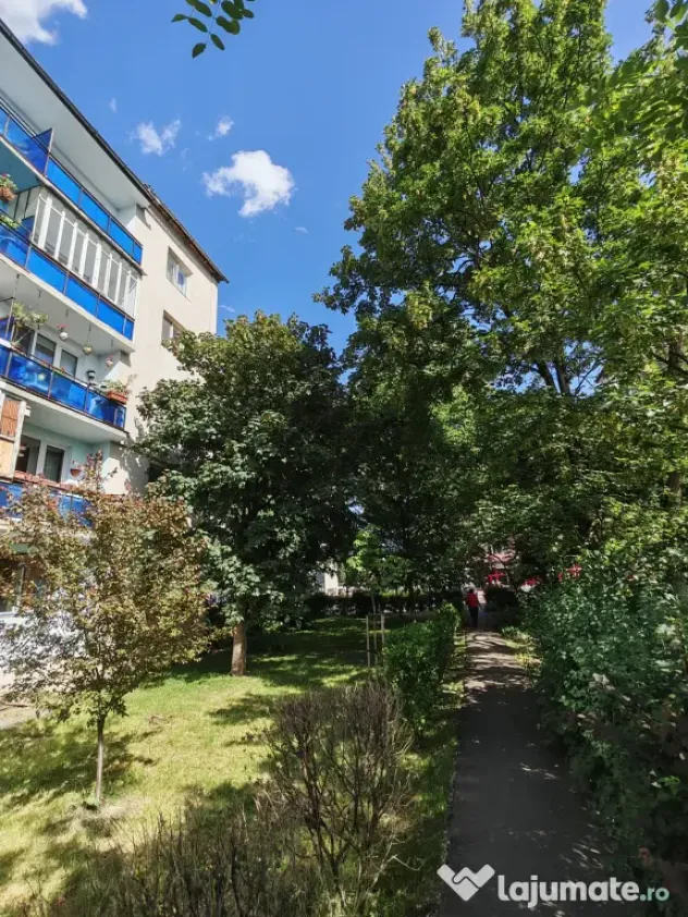 Apartament la cheie ultracentral,3 camere,2 balcoane,caramida,izolat,parcare