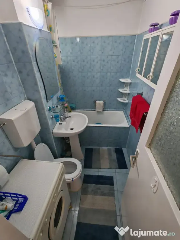 Apartament ultracentral Decebal, parcare, 2 balcoane, caramida, izolat, Bistrița