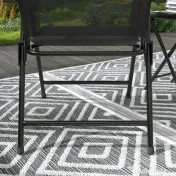 Outsunny Set de Exterior din 3 Piese cu Masă cu Blat din Sticlă și 2 Scaune Pliabile din Plasă, Ф45x50 cm, Gri Deschis | Aosom Romania 