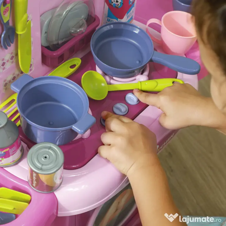 AIYAPLAY Bucătărie Jucărie pentru Copii 3-6 Ani cu 38 Accesorii, Sunete Realiste și Lumină la Cuptor, 51x21x60 cm, Roz | Aosom Romania