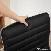 HOMCOM Scaun Ergonomic de Birou din Piele Ecologică cu Înălțime Reglabilă, Șezut Rotativ și 5 Rotile, 48x52x90 cm, Negru | Aosom Romania 
