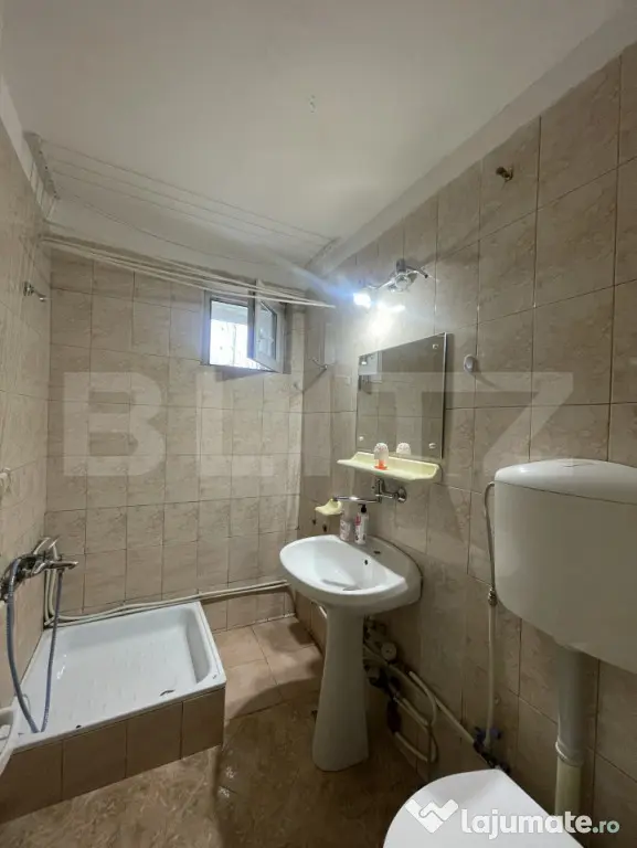Apartament 3 camere - Etaj 2 - Zonă Centrală - Suceava (Suceava)