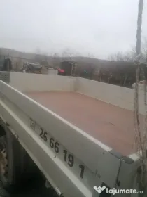 Vând autoutilitară