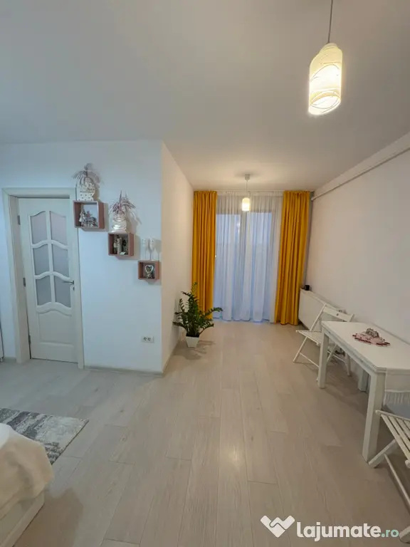 Garsonieră de vânzare-Mangalia, zonă centrală!