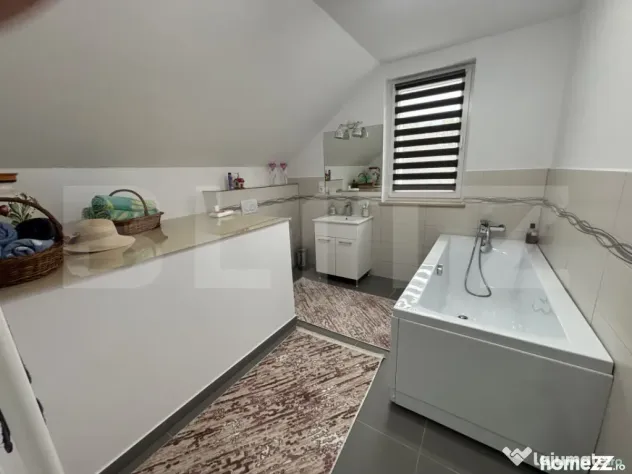 Casa de vanzare, 186 mp, 16 ari de teren, zona Aghires
