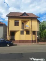 Casa de vanzare, 395 mp, zona Cotu Mic