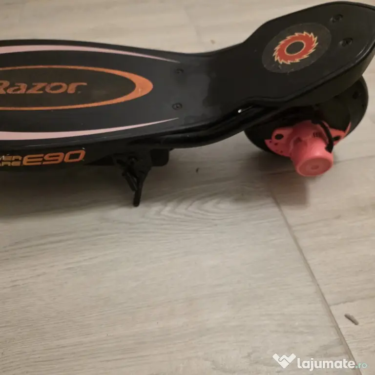 trotineta electrica Razor E90