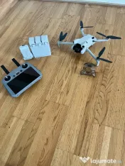 DJI Mini 4 Pro Fly More Combo cu telecomandă DJI RC 2 (cu ecran) 