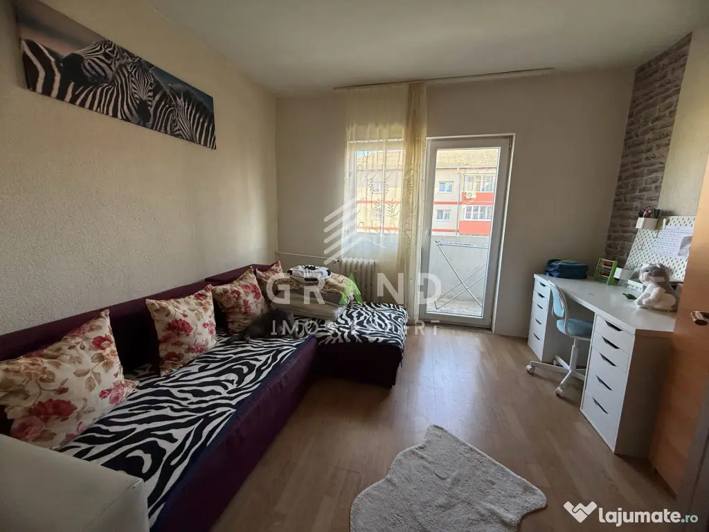 Apartament 3 camere decomandate, etaj intermediar, în Grigo
