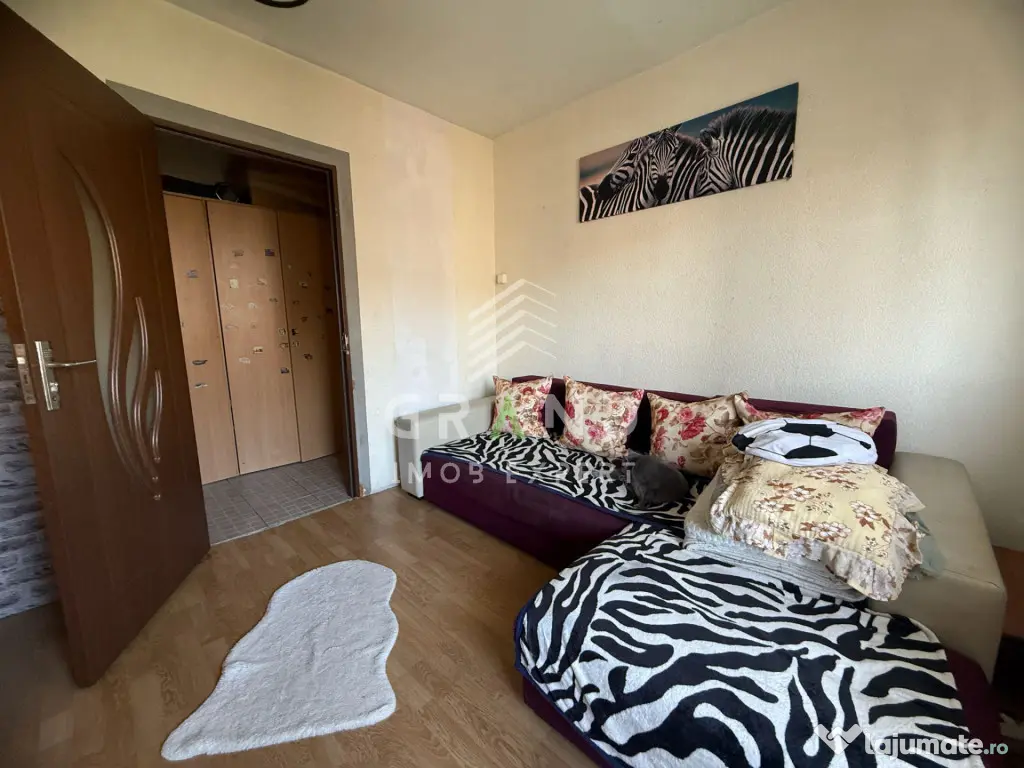 Apartament 3 camere decomandate, etaj intermediar, în Grigo