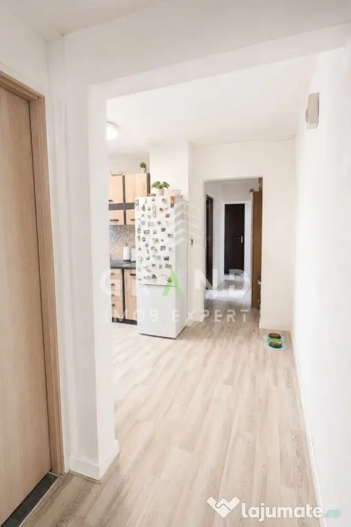Apartament 3 camere decomandate, etaj intermediar, în Grigo