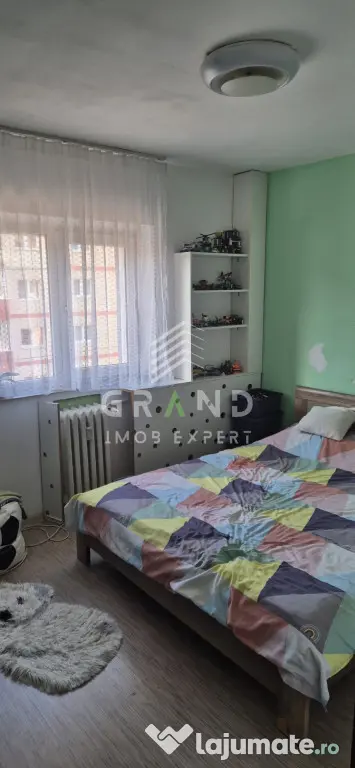 Apartament 3 camere decomandate, etaj intermediar, în Grigo